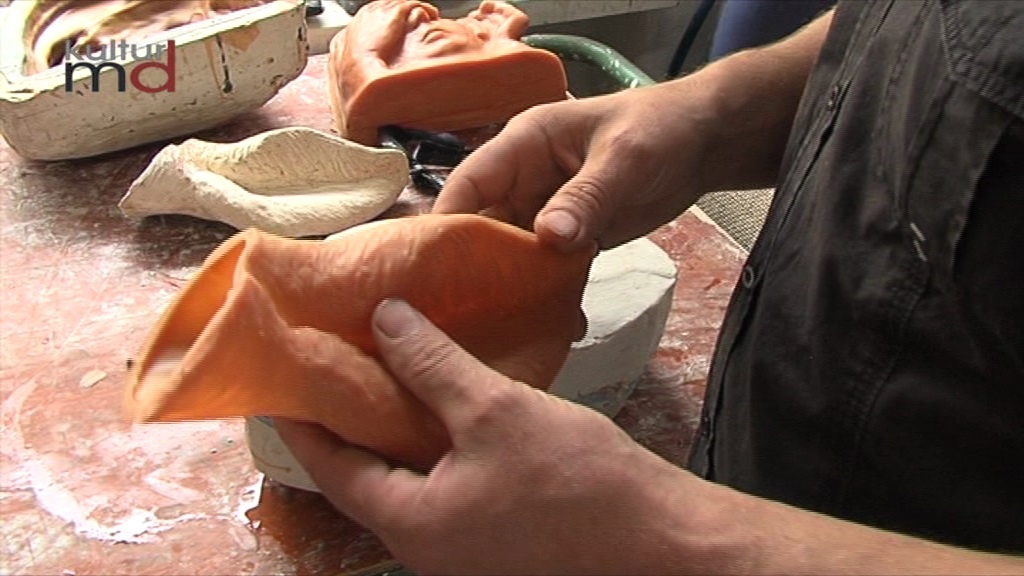 Wachsohr der Hirsch Bronzeskulptur.