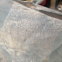 2-detail-rohguss-mit- feiner-textur-motorradplane-und-gusshaut